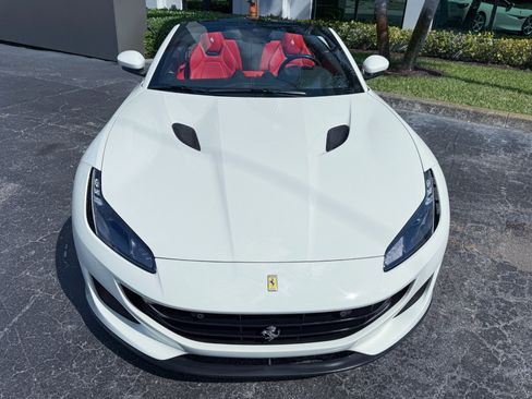 Used 2020 Ferrari Portofino image 7