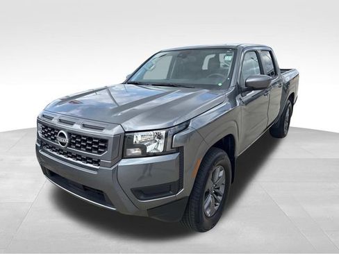 Used 2025 Nissan Frontier SV w/ Tow Package image 3