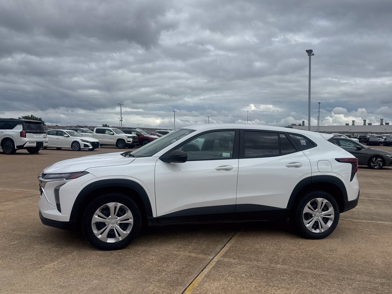 Used 2025 Chevrolet Trax LS FWD image 13