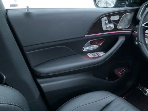 Used 2025 Mercedes-Benz GLS 450 4MATIC image 18