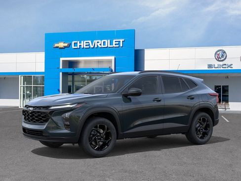 New 2026 Chevrolet Trax LT w/ Driver Confidence Package FWD image 2