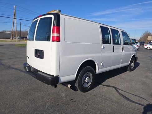 Used 2016 Chevrolet Express 2500 image 6