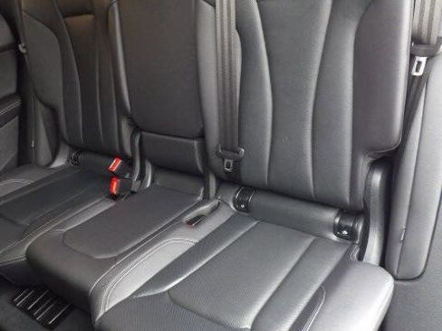 Used 2023 Audi Q8 Prestige w/ Prestige Package image 19