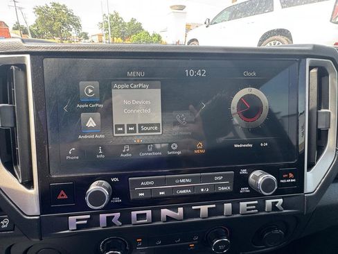 Used 2025 Nissan Frontier SV w/ Tow Package RWD image 19