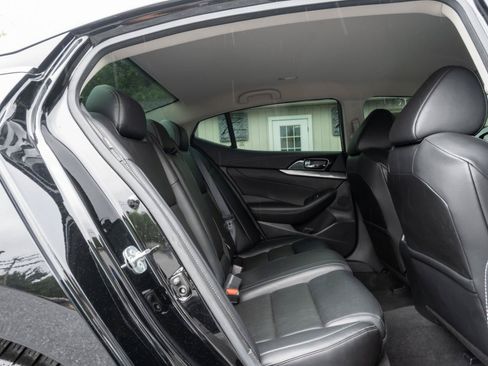 Used 2022 Nissan Maxima SV w/ Floor Mat Group FWD image 29