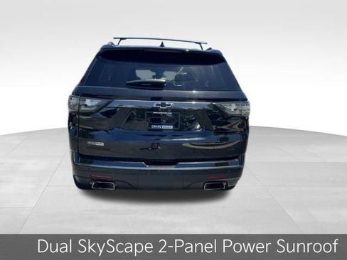 Used 2021 Chevrolet Traverse Premier w/ Redline Edition AWD/4WD image 6
