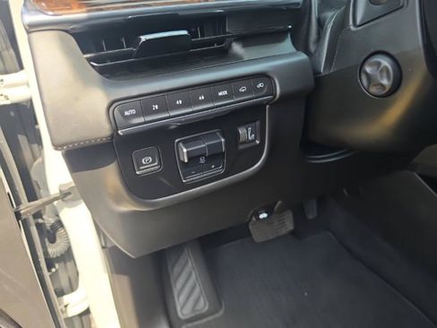 Used 2021 Cadillac Escalade ESV Sport Platinum w/ Heavy-Duty Trailer Package AWD/4WD image 20