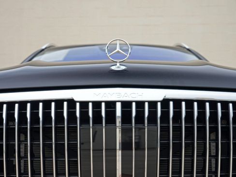 Used 2024 Mercedes-Benz Maybach GLS 600 4MATIC image 91