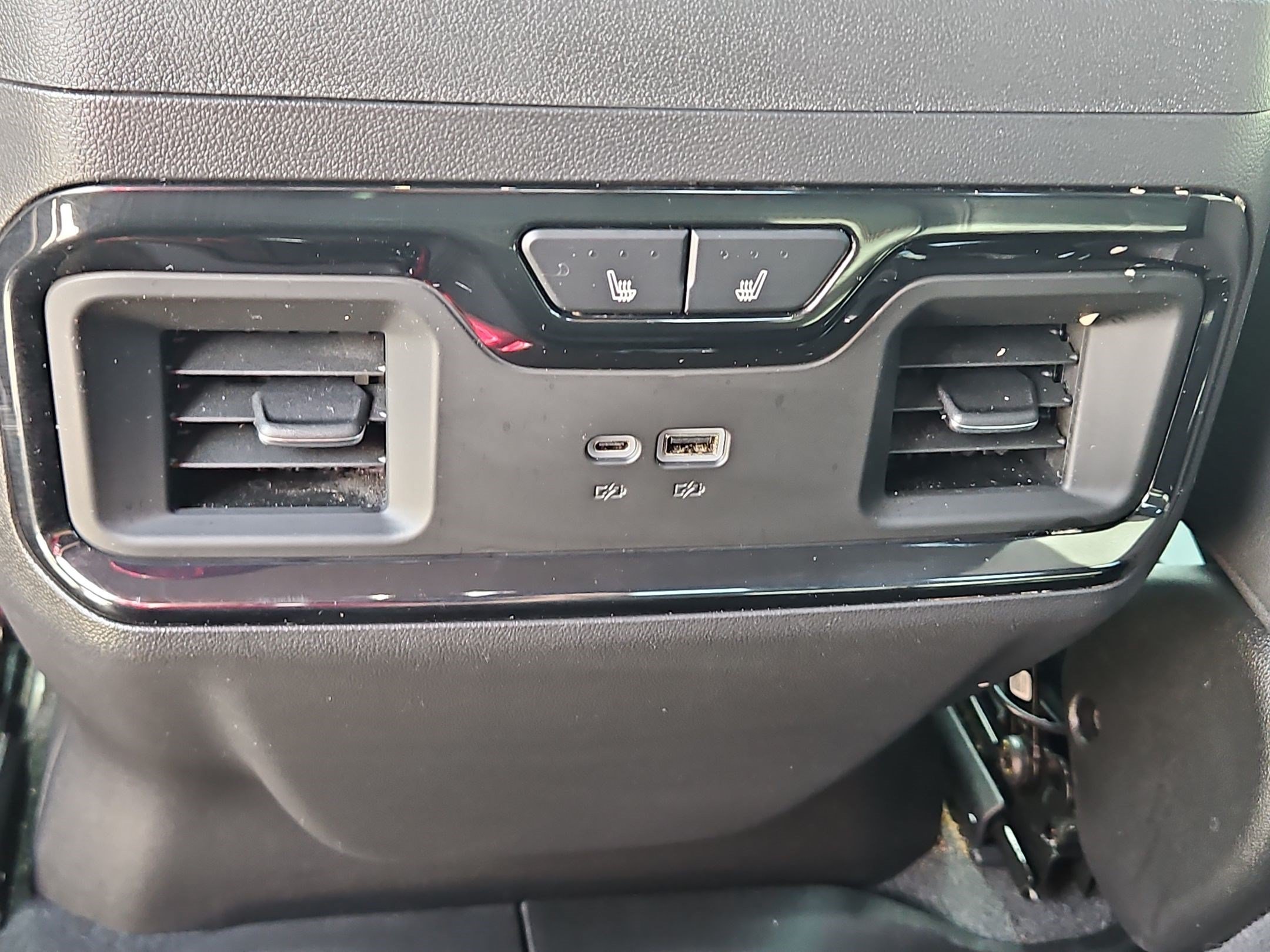 Certified 2025 GMC Sierra 1500 AT4 w/ AT4 Premium Package AWD/4WD image 28