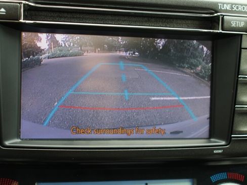 Used 2013 Toyota RAV4 XLE AWD/4WD image 10