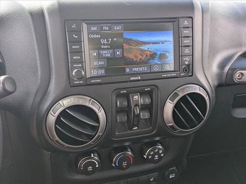 Used 2018 Jeep Wrangler Unlimited Sport S image 12