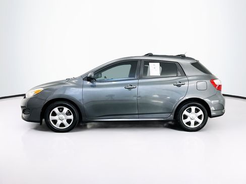Used 2010 Toyota Matrix FWD image 4
