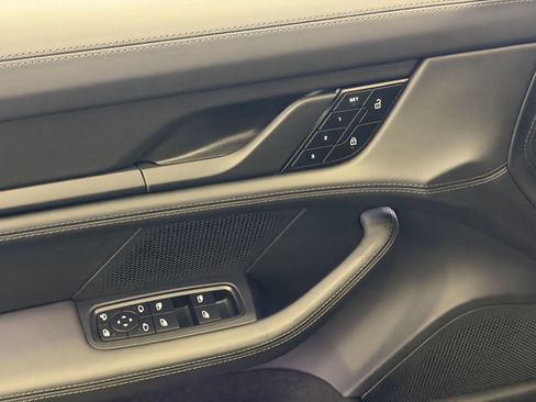 Used 2023 Porsche Taycan 4S image 14