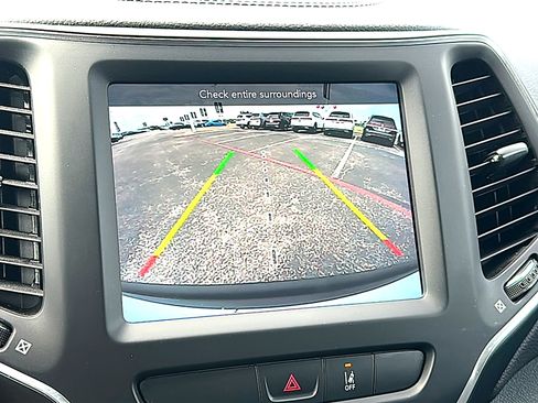 Used 2022 Jeep Cherokee Latitude Lux AWD/4WD image 32