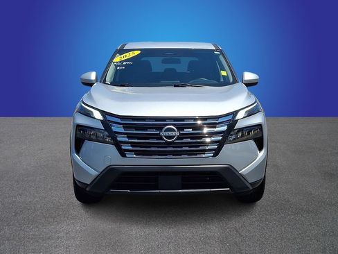 Used 2025 Nissan Rogue SV AWD/4WD image 2