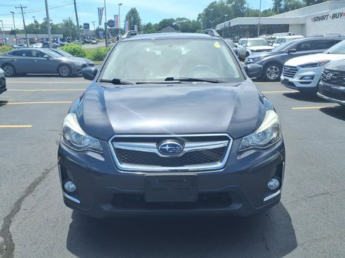 Used 2017 Subaru Crosstrek 2.0i Premium AWD/4WD image 2