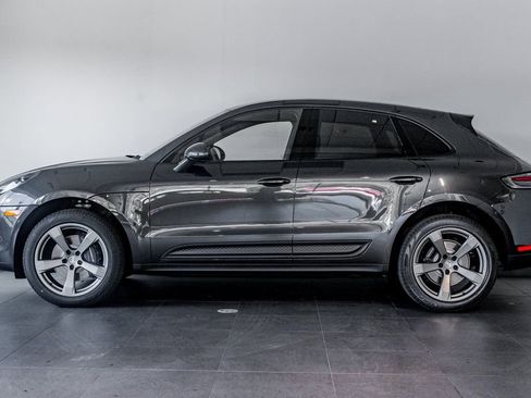 Certified 2025 Porsche Macan image 2