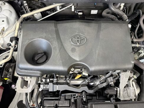 Used 2021 Toyota RAV4 LE FWD image 38