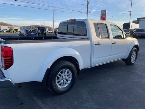 Used 2020 Nissan Frontier SV image 8