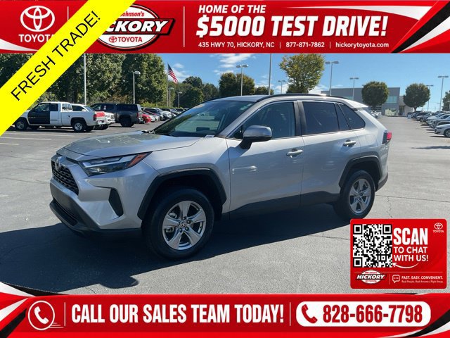 Used 2025 Toyota RAV4 XLE AWD/4WD image 1