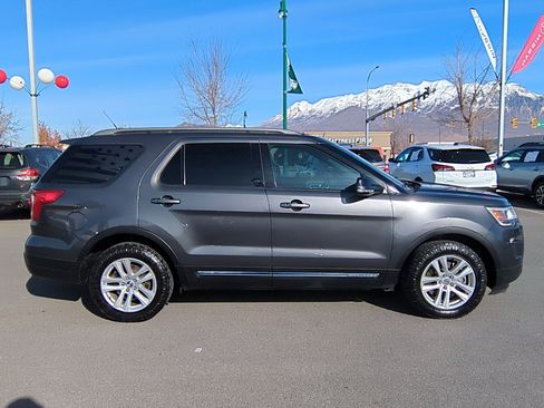 Used 2018 Ford Explorer XLT w/ Equipment Group 202A image 2