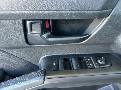 Certified 2024 Toyota Tacoma SR5 image 10