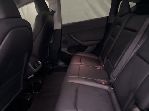 Used 2023 Tesla Model Y 2WD image 20