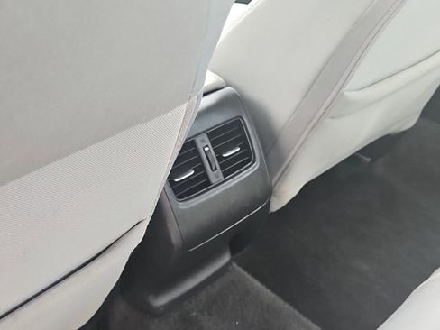 Used 2018 Honda Accord EX image 9