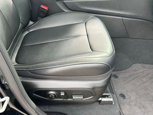 Certified 2024 Jeep Grand Cherokee Limited w/ Black Appearance Package image 38