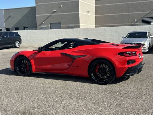 Used 2025 Chevrolet Corvette Z06 w/ Stealth Interior Trim Package RWD image 27