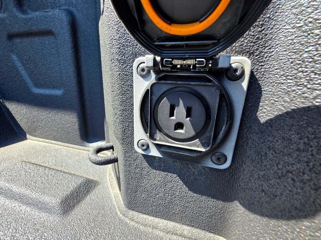 Used 2019 Chevrolet Silverado 1500 LTZ AWD/4WD image 9