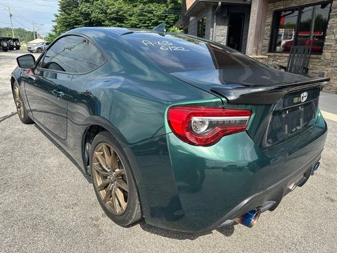 Used 2020 Toyota 86 RWD image 2