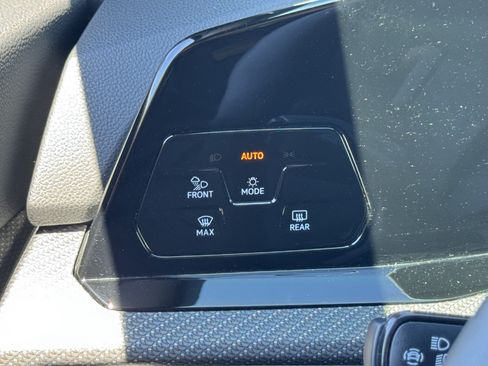 Certified 2024 Volkswagen Golf R AWD/4WD image 28
