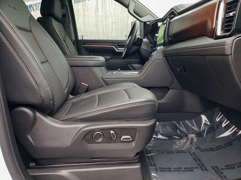 Used 2025 GMC Sierra 3500 Denali w/ Denali Reserve Package AWD/4WD image 43