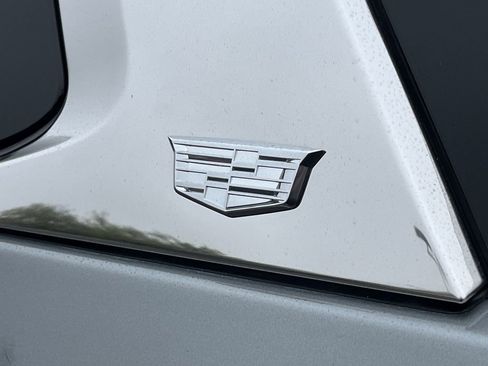 Used 2023 Cadillac Escalade Premium Luxury image 34