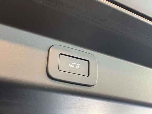 Used 2024 Land Rover Range Rover Sport AWD/4WD image 21