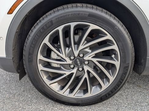 Used 2019 Lincoln Nautilus Reserve image 13