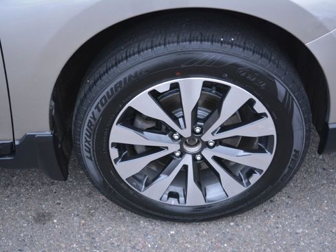 Used 2016 Subaru Outback 2.5i Limited image 9