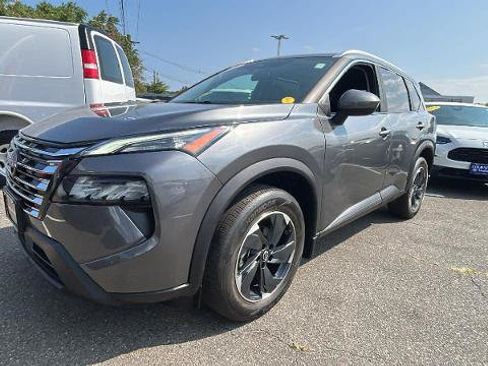 Certified 2025 Nissan Rogue SV w/ SV Premium Package AWD/4WD image 1