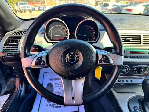 Used 2004 BMW Z4 2.5i image 13