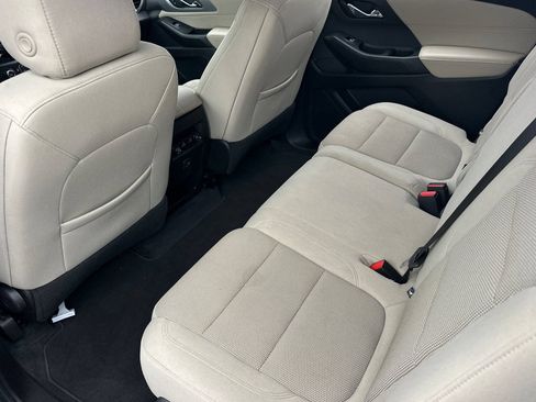 Used 2022 Chevrolet Traverse LS FWD image 14