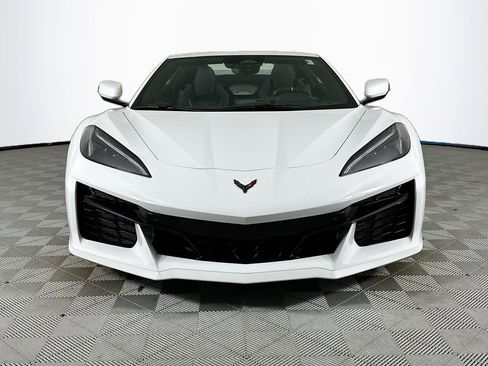 Used 2025 Chevrolet Corvette Z06 RWD image 2