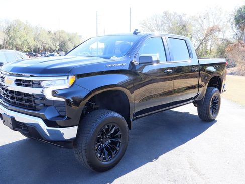 Used 2025 Chevrolet Silverado 1500 LT image 4