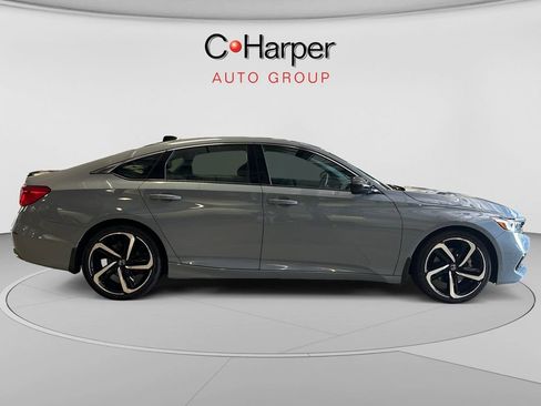 Used 2022 Honda Accord Sport image 2