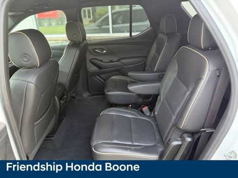 Used 2023 Chevrolet Traverse Premier FWD image 32