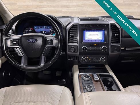 Used 2019 Ford Expedition Platinum image 2