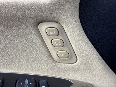 Used 2018 Toyota Avalon XLE Premium image 17