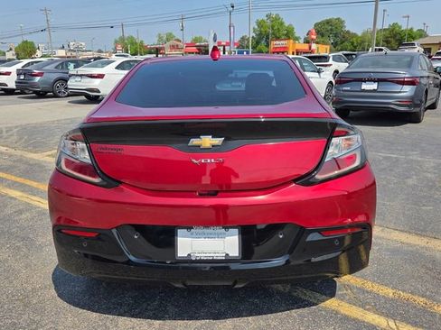 Used 2018 Chevrolet Volt Premier w/ Driver Confidence Package FWD image 10