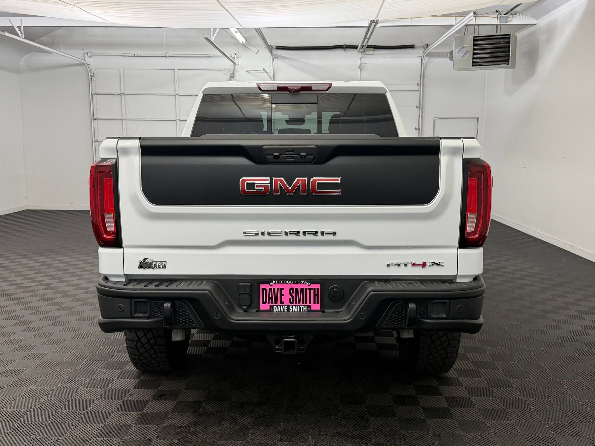 Used 2024 GMC Sierra 1500 AT4X w/ AT4X AEV Edition AWD/4WD image 9