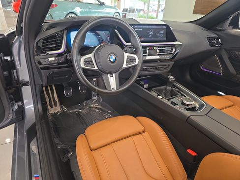 Used 2025 BMW Z4 M40i w/ Premium Package image 15